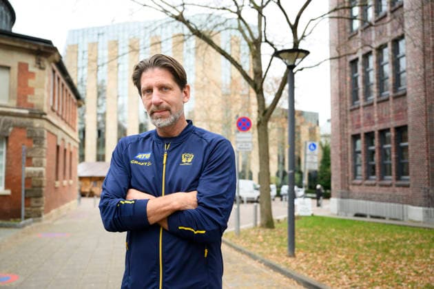 STUTTGART 20251128 Sveriges förbundskapten Tomas AxnÃ r pa en pressträff under damernas handbolls-VM i Stuttgart, Tyskland. STUTTGART TYSKLAND x10070x