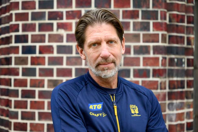 STUTTGART 20251128 Sveriges förbundskapten Tomas AxnÃ r pa en pressträff under damernas handbolls-VM i Stuttgart, Tyskland. STUTTGART TYSKLAND x10070x