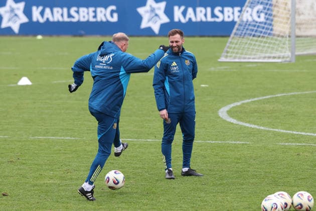 28.11.2025, xrekx, Fussball 3.Liga, 1.FC Saarbruecken - Training v.l. Jürgen Juergen Luginger Sportdirektor (1.FC Saarbruecken) Karsten Specht Leiter der Nachwuchsabteilung (1.FC Saarbruecken) (DFL DFB REGULATIONS PROHIBIT ANY USE OF PHOTOGRAPHS as IMAGE SEQUENCES and or QUASI-VIDEO) Saarbruecken