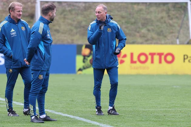 28.11.2025, xrekx, Fussball 3.Liga, 1.FC Saarbruecken - Training v.l. Karsten Specht Leiter der Nachwuchsabteilung (1.FC Saarbruecken) Bernd Heemsoth Co-Trainer (1.FC Saarbruecken) Jürgen Juergen Luginger Sportdirektor (1.FC Saarbruecken) (DFL DFB REGULATIONS PROHIBIT ANY USE OF PHOTOGRAPHS as IMAGE SEQUENCES and or QUASI-VIDEO) Saarbruecken