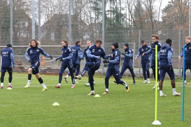 28.11.2025, xrekx, Fussball 3.Liga, 1.FC Saarbruecken - Training v.l. Tim Civeja (1.FC Saarbruecken) (DFL DFB REGULATIONS PROHIBIT ANY USE OF PHOTOGRAPHS as IMAGE SEQUENCES and or QUASI-VIDEO) Saarbruecken