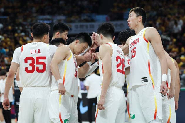 (251128) -- BEIJING, Nov. 28, 2025 -- Players of China gather together before the Group B match between China and South Korea at the FIBA Basketball World Cup Asian Qualifiers in Beijing, capital of China, Nov. 28, 2025. ) (SP)CHINA-BEIJING-BASKETBALL-FIBA WORLD CUP 2025 ASIAN QUALIFIERS-CHN VS KOR (CN) HanxQiyang 