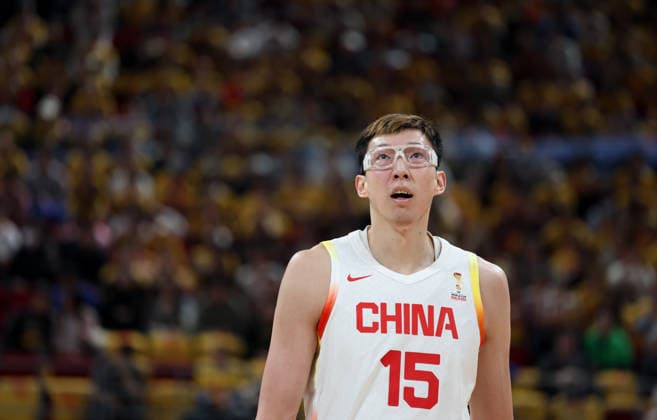 (251128) -- BEIJING, Nov. 28, 2025 -- Zhou Qi of China reacts during the Group B match between China and South Korea at the FIBA Basketball World Cup Asian Qualifiers in Beijing, capital of China, Nov. 28, 2025. ) (SP)CHINA-BEIJING-BASKETBALL-FIBA WORLD CUP 2025 ASIAN QUALIFIERS-CHN VS KOR (CN) WangxKaiyan 