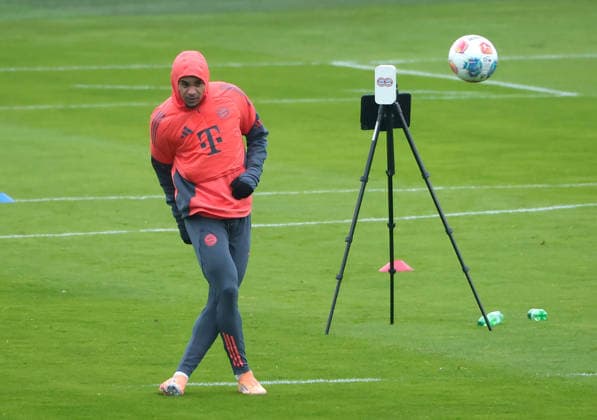 27.11.2025, FC Bayern, Saebenerstrasse Muenchen, Fussball, im Bild: Luis Diaz (FC Bayern Muenchen)