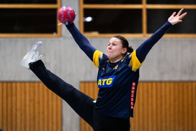 251128 Goalkeeper Filippa IdÃ hn of the Swedish women s national handball team at a training session during the 2025 IHF World Women s Handball Championship on November 28, 2025 in Stuttgart. Photo: Emma Wallskog BILDBYRAN COP 320 EW0594 handball handboll handball bbeng vm handball-vm handbolls-vm ihf handball World Championship, WM, Weltmeisterschaft world handball championship 2025 world championship 2025 träning practice training sverige sweden day 3 dam Copyright: EMMAxWALLSKOG BB251128EW065