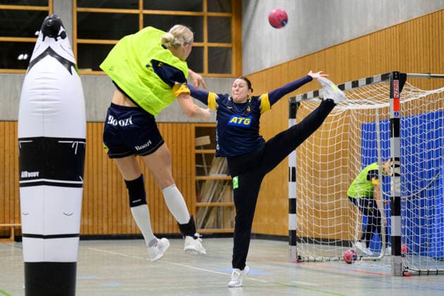 STUTTGART 20251128 Filippa IdÃ hn tränar i Sporthalle Tivoli under damernas handbolls-VM i Stuttgart, Tyskland. STUTTGART TYSKLAND x10070x