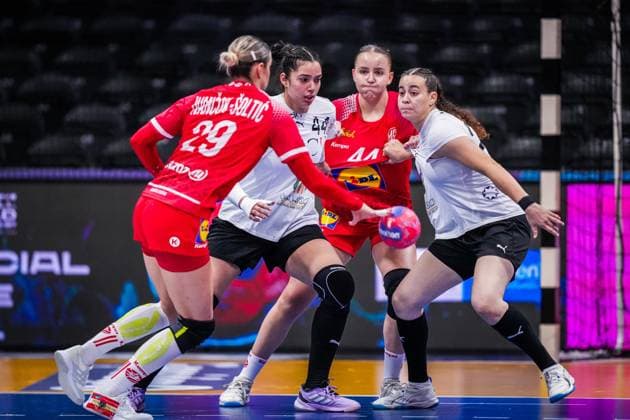 ROTTERDAM , 28-11-2025 , Rotterdam Ahoy , Womens World Championship, WM, Weltmeisterschaft Handball 2025 , match between Austria and Egypt , picture shows Austria player Nora Leitner Austria - Egypt (women)  x32232266x Copyright: