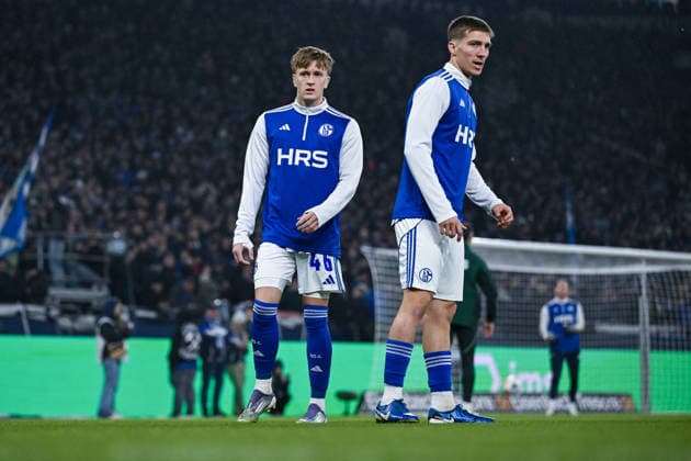 28.11.2025, Fussball, 2. Bundesliga, Saison 2025 2026, 14. Spieltag, FC Schalke 04 - SC Paderborn, Paul Pöpperl (FC Schalke 04), Felipe Sanchez (FC Schalke 04) xRHR-FOTO YYx Copyright: KROEGER RHR-FOTOx RHR-FOTO YY
