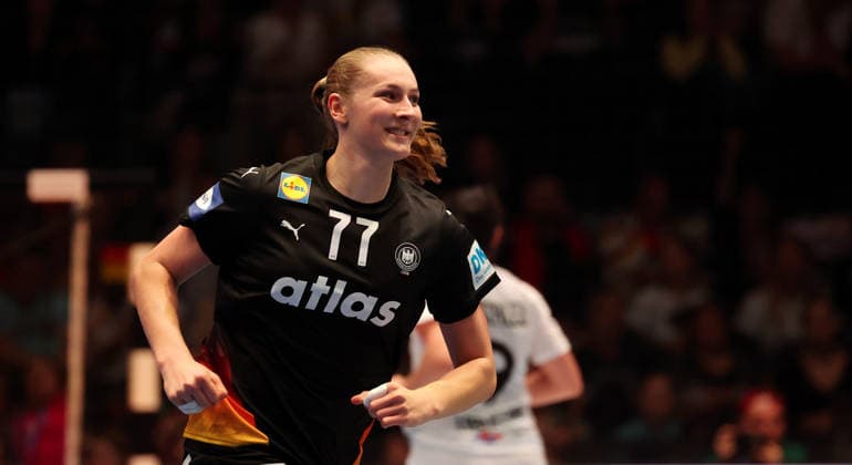 28.11.2025, Deutschland, Stuttgart, F27th IHF WomenÂ s World Championship, WM, Weltmeisterschaft 2025, Uruguay vs. Deutschland, Viola Leuchter (GER)