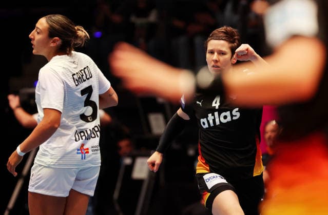 28.11.2025, Deutschland, Stuttgart, F27th IHF WomenÂ s World Championship, WM, Weltmeisterschaft 2025, Uruguay vs. Deutschland, Alina Grijseels (GER)