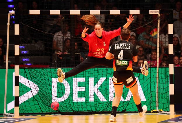 28.11.2025, Deutschland, Stuttgart, F27th IHF WomenÂ s World Championship, WM, Weltmeisterschaft 2025, Uruguay vs. Deutschland, Alina Grijseels (GER)