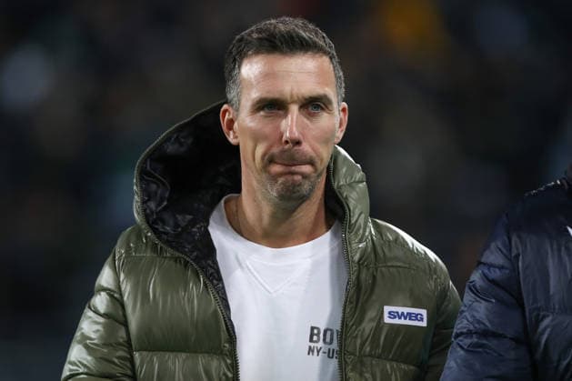 28.11.2025, xtgx, Fussball - 2.Bundesliga Hannover 96 - Karlsruher SC emspor, v.l. Christian Eichner (Karlsruhe, Trainer) (DFL DFB REGULATIONS PROHIBIT ANY USE OF PHOTOGRAPHS as IMAGE SEQUENCES and or QUASI-VIDEO) Hannover