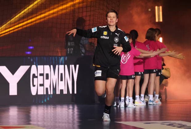 28.11.2025, Deutschland, Stuttgart, F27th IHF WomenÂ s World Championship, WM, Weltmeisterschaft 2025, Uruguay vs. Deutschland, Alina Grijseels (GER)
