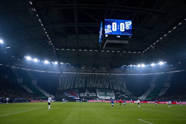 28.11.2025, Fussball, 2. Bundesliga, Saison 2025 2026, 14. Spieltag, FC Schalke 04 - SC Paderborn, Fanchoreo FC Schalke 04, xRHR-FOTO YYx