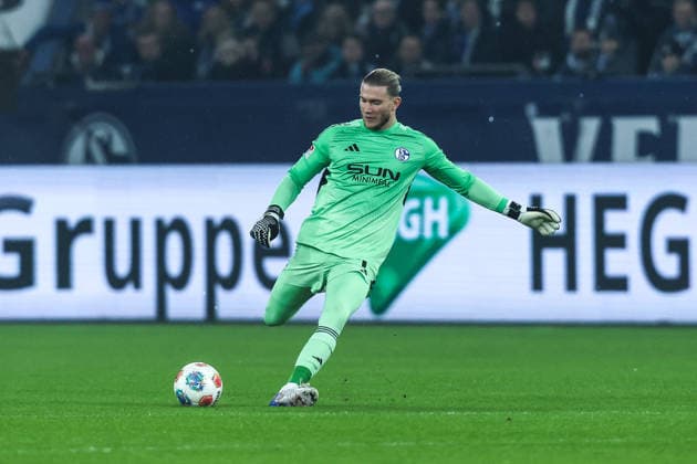 Fussball, 2. Bundesliga Saison 2025 2026 14. Spieltag FC Schalke 04 - SC Paderborn 07 28.11.2025, VELTINS-Arena Loris Karius (FC Schalke 04, 1) Gelsenkirchen VELTINS-Arena Nordrhein-Westfalen Deutschland