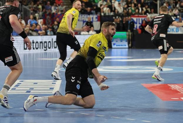 28.11.2025 - Handball - 1. Bundesliga DAIKIN HBL - Saison 2025 2026 - 14. Spieltag: HC Erlangen Metropolregion Nürnberg HCE - TVB Stuttgart - DaMa - xdaxmax - Samuel Röthlisberger Roethlisberger (17, TVB 1898 Stuttgart ) jubelt Jubel Freude freut sich - ballt Faust Fäuste