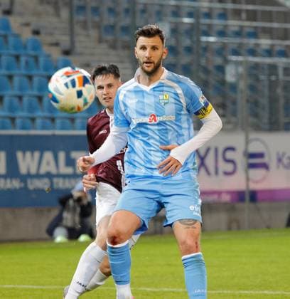 CFC vs BFC Dynamo 28.11.2025, Chemnitz, eins Stadion- An der Gellertstrasse, Fussball, Regionalliga Nordost, Saison 2025 2026, 17. Spieltag, CFC, CFC vs BFC Dynamo Dejan Bozic am Ball Chemnitz Sachsen BRD