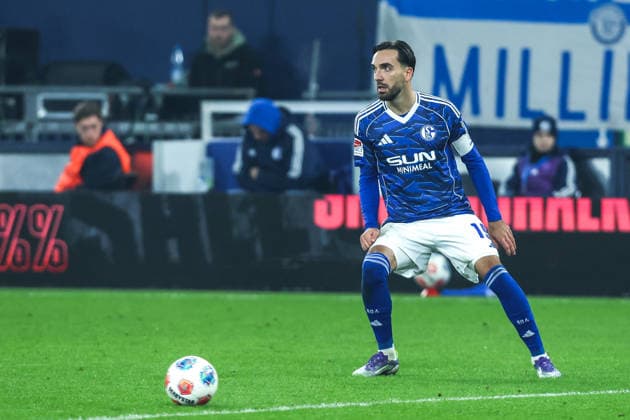 Fussball, 2. Bundesliga Saison 2025 2026 14. Spieltag FC Schalke 04 - SC Paderborn 07 28.11.2025, VELTINS-Arena Kenan Karaman (Schalke 04, 19) Gelsenkirchen VELTINS-Arena Nordrhein-Westfalen Deutschland