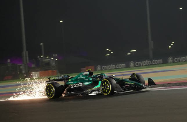 Formula 1 Qatar Airways Qatar Grand Prix 2025 28.11.2025, Losail International Circuit, Doha, Formula 1 Qatar Airways Qatar Grand Prix 2025 ,im Bild Fernando Alonso (ESP), Aston Martin Aramco Cognizant Formula One Team