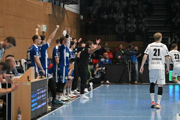 RECORD DATE NOT STATED Fynn Hangstein (10; ThSV Eisenach) und Timothy Reichmuth (5; ThSV Eisenach) feiern gemeinsam mit Trainer Sebastian Hinze (999; ThSV Eisenach) Jubel von Fynn Hangstein (10; ThSV Eisenach) und Timothy Reichmuth (5; ThSV Eisenach) Copyright: xspeedshotIPTCxTESTx