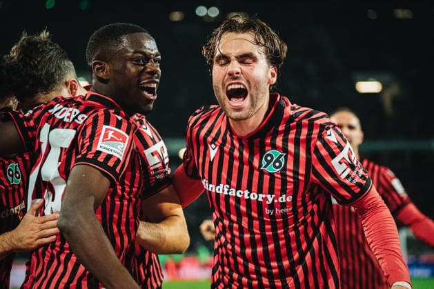 2. Bundesliga: Hannover 96 vs. Karlsruher SC, 28.11.2025 TOR, JUBEL durch Husseyn Chakroun (Hannover 96, 14) 1:0; Fußball, 2. Bundesliga, 14. Spieltag: Hannover 96 vs. Karlsruher SC am 28.11.2025 in der Heinz von Heiden Arena, Hannover DFL REGULATIONS PROHIBIT ANY USE OF PHOTOGRAPHS AS IMAGE SEQUENCES AND OR QUASI-VIDEO.