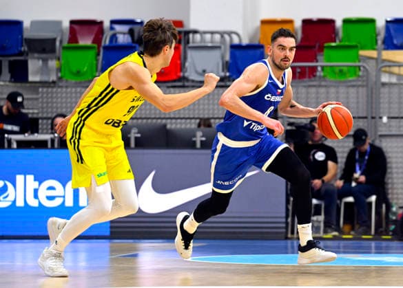 L-R Olle Lundqvist (SWE) and Tomas Satoransky (CZE) in action during the 2027 European Championship, EM, Europameisterschaft men s basketball qualifier, Group H, Czech Republic vs Sweden in Prague, Czech Republic, November 28, 2025. (CTKxPhoto KaterinaxSulova) CTKPhotoP2025112807231  CTKPhotoP2025112807231