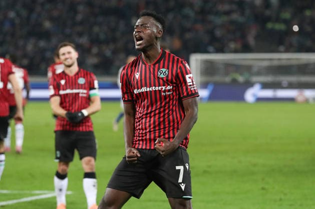 28.11.2025, xtgx, Fussball - 2.Bundesliga Hannover 96 - Karlsruher SC emspor, v.l. Jubel nach dem 3:0 durch Mustapha Bundu (Hannover, 7) (DFL DFB REGULATIONS PROHIBIT ANY USE OF PHOTOGRAPHS as IMAGE SEQUENCES and or QUASI-VIDEO) Hannover
