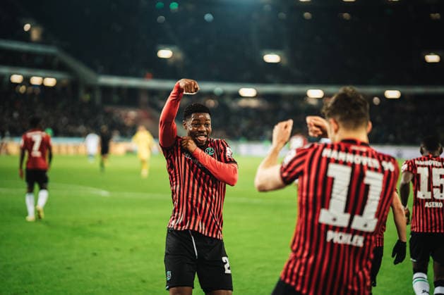 2. Bundesliga: Hannover 96 vs. Karlsruher SC, 28.11.2025 TOR, JUBEL durch Benedikt Pichler (Hannover 96, 11) 2:0; Fußball, 2. Bundesliga, 14. Spieltag: Hannover 96 vs. Karlsruher SC am 28.11.2025 in der Heinz von Heiden Arena, Hannover DFL REGULATIONS PROHIBIT ANY USE OF PHOTOGRAPHS AS IMAGE SEQUENCES AND OR QUASI-VIDEO.