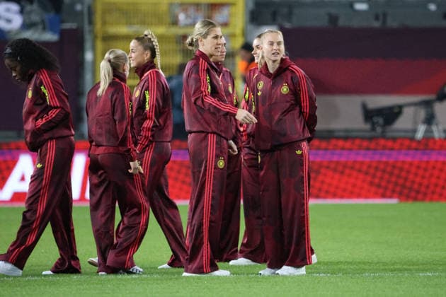28.11.2025, Fussball, Frauen, UEFA Women s Nations League Finale 2025, Deutschland - Spanien, Nicole Anyomi (Deutschland), Giulia Gwinn (Deutschland), Rebecca Knaak (Deutschland), Franziska Kett (Deutschland) Kaiserslautern Fritz-Walter-Stadion Rheinland-Pfalz Deutschland (DEU) Copyright: xSebastianxBachx