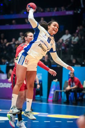 Lovisa Thompson (Island, 19) GER, Serbien - Island, Handball Weltmeisterschaft, Vorrunde, Gruppe C, 28.11.2025 GER, Serbien - Island, Handball Weltmeisterschaft, Vorrunde, Gruppe C, 28.11.2025 Stuttgart Copyright: xSandyxDinkelackerx EP_SDR