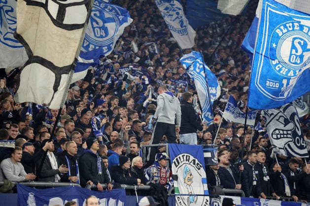 Fans vom FC Schalke 04 beim Spiel der 2. Bundesliga (Saison 2025 26) FC Schalke 04 - SC Paderborn 07 Copyright: Thomas Pakusch