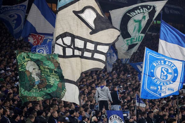 Fans vom FC Schalke 04 beim Spiel der 2. Bundesliga (Saison 2025 26) FC Schalke 04 - SC Paderborn 07 Copyright: Thomas Pakusch