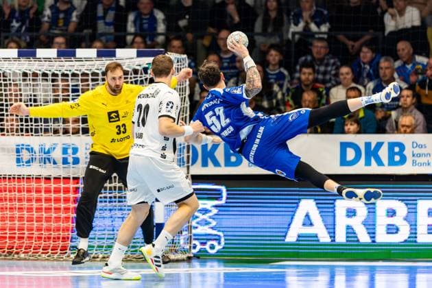 28.11.2025, GER, Handball, Maenner, Saison 25 26, Daikin 1.Bl, 14.Spieltag, ThSV Eisenach - THW Kiel Justin Kurch (ThSV Eisenach,52) 99817 Eisenach Werner-Assmann-Halle Am Sportp Thueringen Deutschland