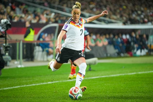 Fussball: UEFA Women s Nations League, Finalspiel 1, Deutschland - Spanien am 28.11.2025 in Kaiserslautern (Fritz-Walter-Stadion), Deutschland, Saison 2025 2026: Giulia Gwinn (7, GER) im Fokus. Kaiserslautern Fritz-Walter-Stadion Deutschland Copyright: xChristophxKinzingerx