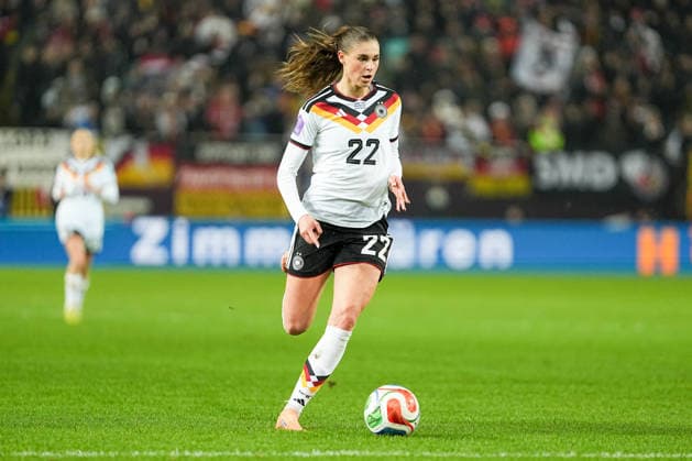 Fussball: UEFA Women s Nations League, Finalspiel 1, Deutschland - Spanien am 28.11.2025 in Kaiserslautern (Fritz-Walter-Stadion), Deutschland, Saison 2025 2026: Jule Brand (22, GER) im Fokus. Kaiserslautern Fritz-Walter-Stadion Deutschland Copyright: xChristophxKinzingerx