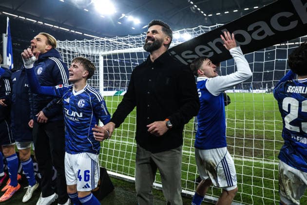 Fussball, 2. Bundesliga Saison 2025 2026 14. Spieltag FC Schalke 04 - SC Paderborn 07 28.11.2025, VELTINS-Arena Miron Muslic (Trainer Schalke 04) Gelsenkirchen VELTINS-Arena Nordrhein-Westfalen Deutschland