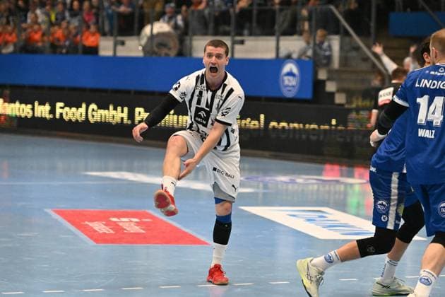 RECORD DATE NOT STATED Handball-Szene mit Elias Ellefsen a Skipagotu (71; THW Kiel) und weiteren Spielern Spielszene: Elias Ellefsen a Skipagotu (71; THW Kiel)