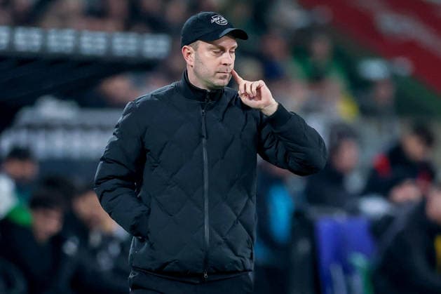 28.10.2025, Fußball, Borussia Mönchengladbach - RB Leipzig, 1. Fußball Bundesliga, 12.Spieltag, Borussia-Park, Saison 2025 2026: Cheftrainer Ole Werner (RB Leipzig hc) gestikulierend am Spielfeldrand DFB regulations prohibit any use of photographs as image sequences and or quasi-video. Nordrhein-Westfalen Deutschland