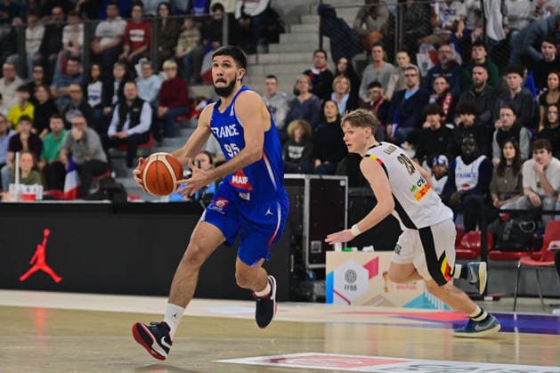 BASKET : France vs Belgique - Rouen - 28 11 2025 Bouteille Axel ( 95 - France ) and Siebe Ledegen ( 29 - Belgium ) during the FIBA European Qualifiers match between France and Belgium at Kindarena on November 28, 2025 in Rouen, France. ( Photo by Federico Pestellini PSNewz ) - RouenFrance  Copyright: xFedericoxPestellinix