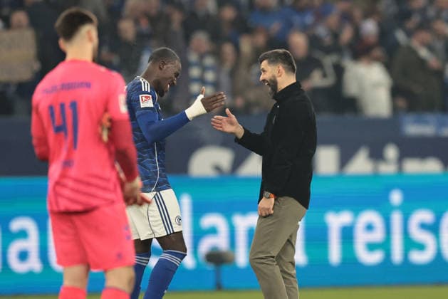 Chef-Trainer Miron Muslic (FC Schalke 04) freut sich über den Sieg beim Spiel der 2. Bundesliga (Saison 2025 26) FC Schalke 04 - SC Paderborn 07 Copyright: Thomas Pakusch