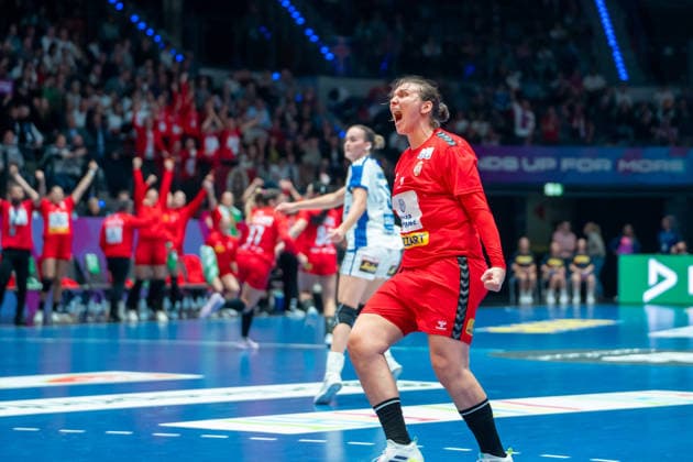 Handball I Frauen I Weltmeisterschaft I Vorrunde I 2. Spieltag I Serbien - Island I 28.11.2025 Dragana Cvijic (72, Serbien) jubelt Stuttgart Porsche Arena Baden-Württemberg Deutschland Copyright: xLobeca MaxxPetershansx