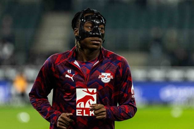 1. Fußball Bundesliga: Borussia Mönchengladbach - RB Leipzig; 28.11.2025 Yan Diomande (RB Leipzig, 49) 1. Fußball Bundesliga: Borussia Mönchengladbach - RB Leipzig; Borussia-Park, Mönchengladbach; 28.11.2025 DFL regulations prohibit any use of photographs as image sequences and or quasi video. Copyright: xBEAUTIFULxSPORTS Buriakovx