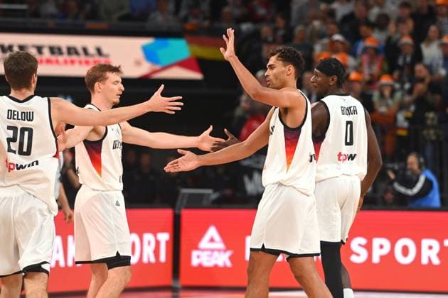v.li:Malte Delow (GER),Oscar DA SILVA (GER), Justus HOLLATZ (GER), Isaac BONGA (GER), Jubel,Freude,Begeisterung, Basketball Laenderspiel WM Qualifikation Deutschland (GER) - Israel (ISR) 89-69 am 28.11.2025 rtiopharm Arena Neu-Ulm Â