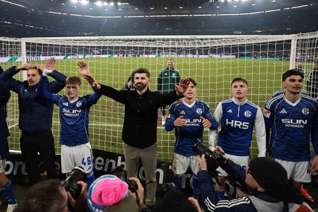 Die Spieler vom FC Schalke 04 freuen sich über den Sieg beim Spiel der 2. Bundesliga (Saison 2025 26) FC Schalke 04 - SC Paderborn 07 Copyright: Thomas Pakusch