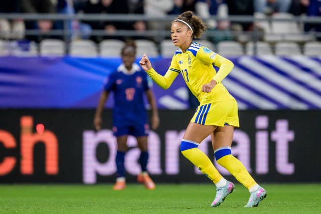 251128 Felicia Schröder of Sweden during the Women s Nations League bronze medal football match between France and Sweden on November 28, 2025 in Reims. Photo: Ludvig Thunman BILDBYRAN kod LT LT0755 fotboll football soccer fotball nations league uefa womens nations league frankrike sverige sweden dam bbeng Copyright: LUDVIGxTHUNMAN BB251128LT046