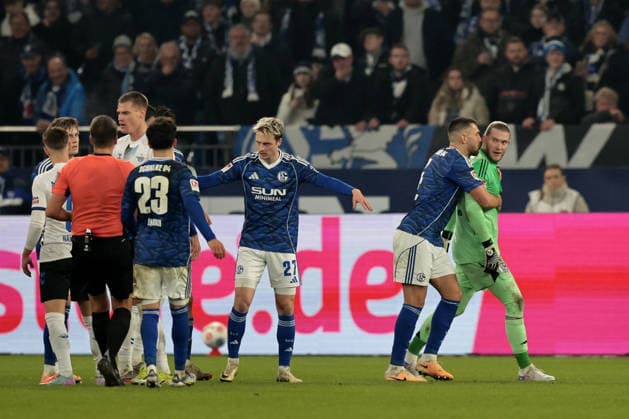 Rudelbildung beim Spiel der 2. Bundesliga (Saison 2025 26) FC Schalke 04 - SC Paderborn 07 Copyright: Thomas Pakusch