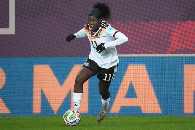 Nicole Anyomi (Deutschland, 11) - Kaiserslautern 28.11.2025: Deutschland vs. Spanien, Fritz-Walter-Stadion, Womens UEFA Nations League 2025, Finale, Hinspiel