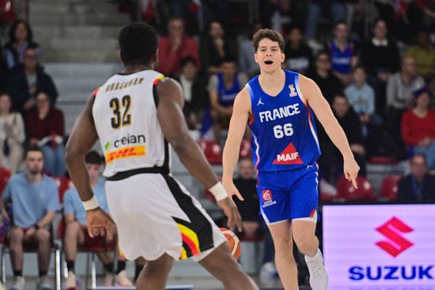 BASKET : France vs Belgique - Rouen - 28 11 2025 Benitez Hugo ( 66 - France ) and Retin Obasohan ( 32 - Belgium ) during the FIBA European Qualifiers match between France and Belgium at Kindarena on November 28, 2025 in Rouen, France. ( Photo by Federico Pestellini PSNewz ) - RouenFrance  Copyright: xFedericoxPestellinix