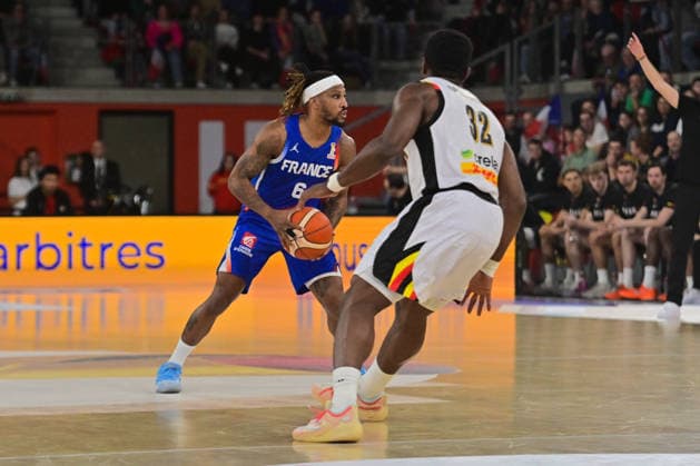 BASKET : France vs Belgique - Rouen - 28 11 2025 Andrew ALBICY ( 6 - France ) and Retin Obasohan ( 32 - Belgium ) during the FIBA European Qualifiers match between France and Belgium at Kindarena on November 28, 2025 in Rouen, France. ( Photo by Federico Pestellini PSNewz ) - RouenFrance  Copyright: xFedericoxPestellinix