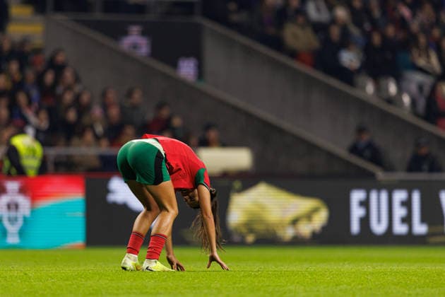 Kika Nazareth seen injured during International Friendly, Länderspiel, Nationalmannschaft game between Women National teams of Portugal and Netherlands (Joao Gregorio Ball Raw Images) Braga Estadio Municipal de Braga Portugal Copyright: xJoaoxGregoriox joaogregorio_portugal_netherlands_women_2526-124